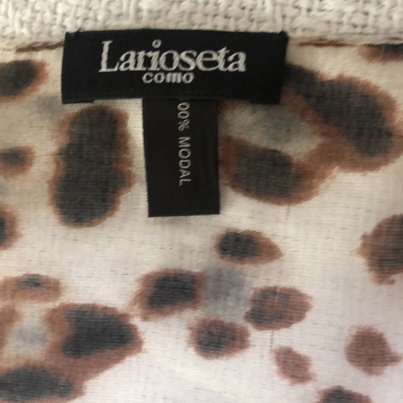 Larioseta como scarf. - Picture 3 of 3